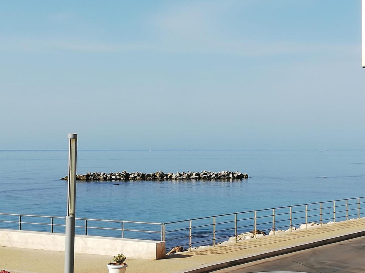 فيلا Veranda Sul Mare - Casa Vacanze Fronte Mare شاكا المظهر الخارجي الصورة